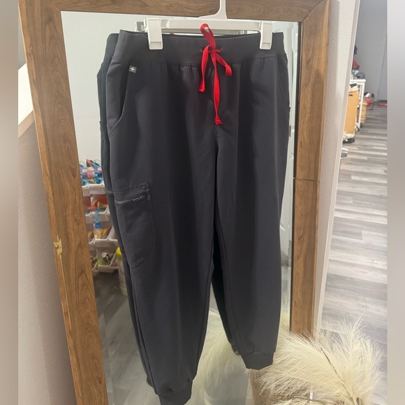 Women’s FIGS High Waisted Zamora Jogger Scrub Pants - Picture 2 of 5